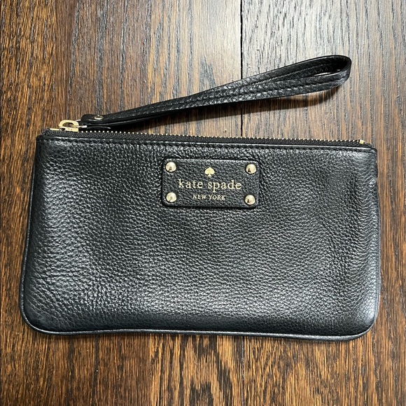 ❤️‍🔥FINAL CHANCE FINAL PRICE❤️‍🔥 Kate Spade Wristlet - Picture 1 of 4